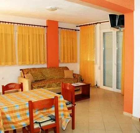 Apartment Avra