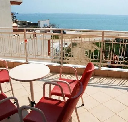 Apartment Avra *